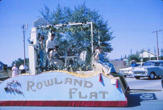 A parade float — 
